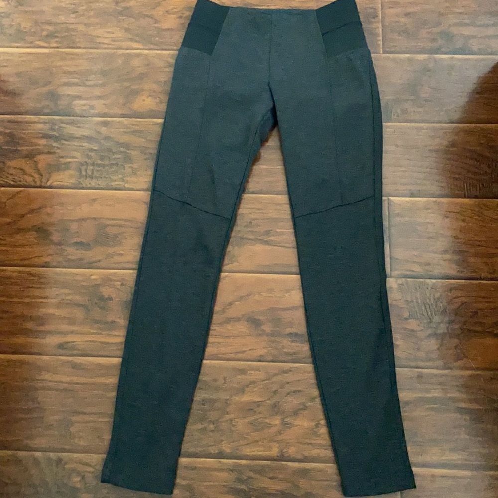 Kut From The Kloth Gray With Black Leggings - Picture 6 of 13